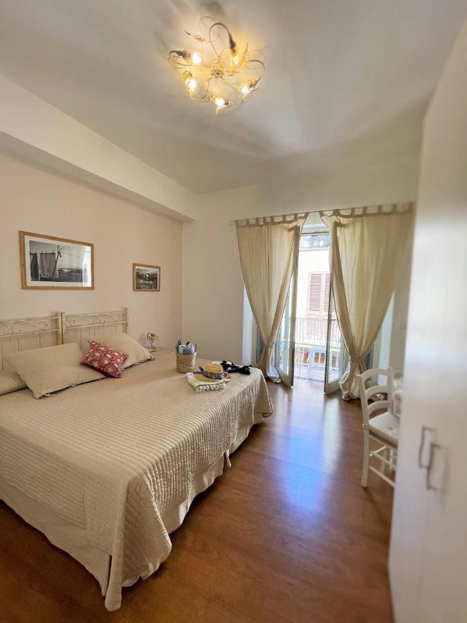 B&B Evelyne Таормина Экстерьер фото